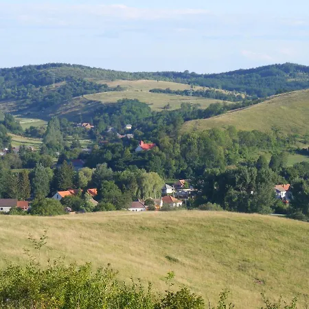 Falubiro Vendeghaza Bed and Breakfast