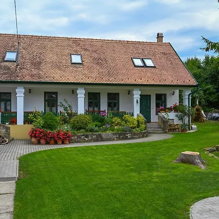 Falubiro Vendeghaza Bed and Breakfast 3*