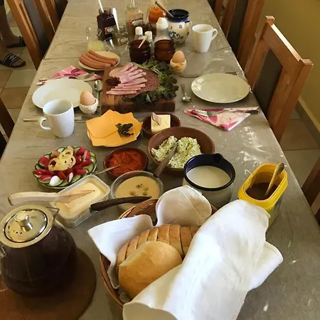 Falubiro Vendeghaza Bed and Breakfast